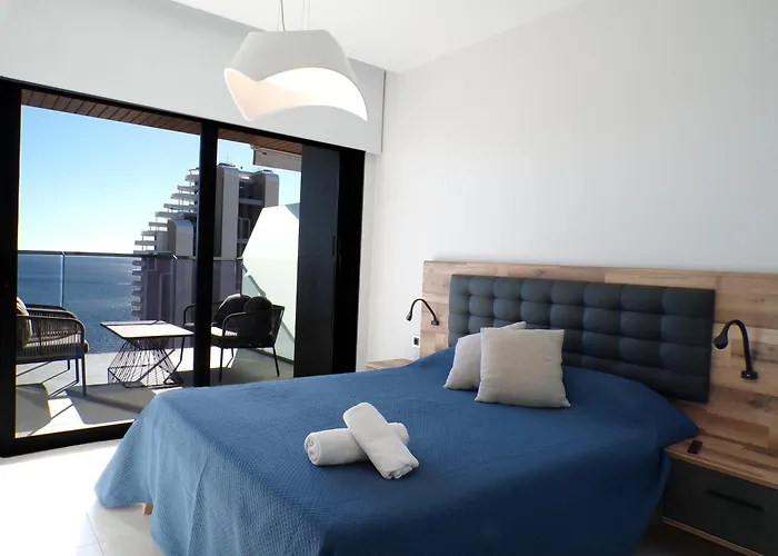 Sunset Waves By Gestaltur